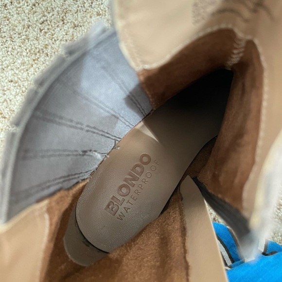 NWOT Blondo Waterproof Suede Taupe Zip Up Boots Size 9 - Picture 9 of 10